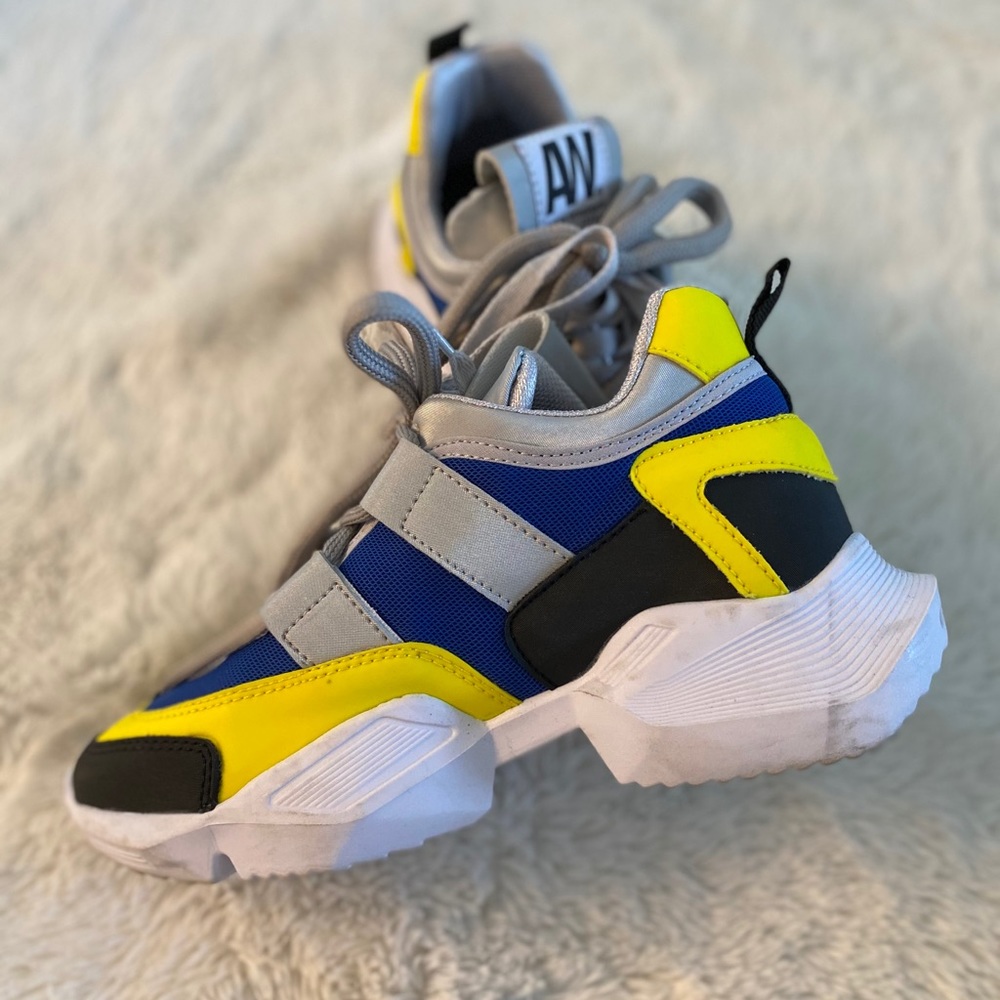 Beautiful shoes made in Colombia 🇨🇴💛